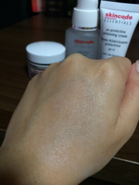 Skincode Singapore Guardian Whitening & Brightening Kit Eye Cream on Skin